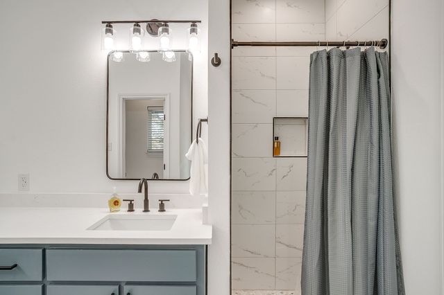 3815 Silver Creek Court, Granbury, TX 76048