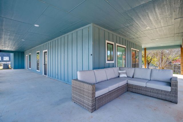 3815 Silver Creek Court, Granbury, TX 76048