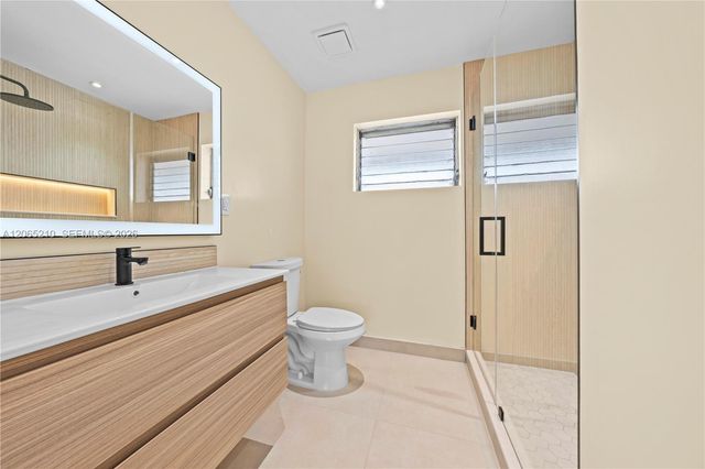 1400 NE 191st Street 305, Miami, FL 33179