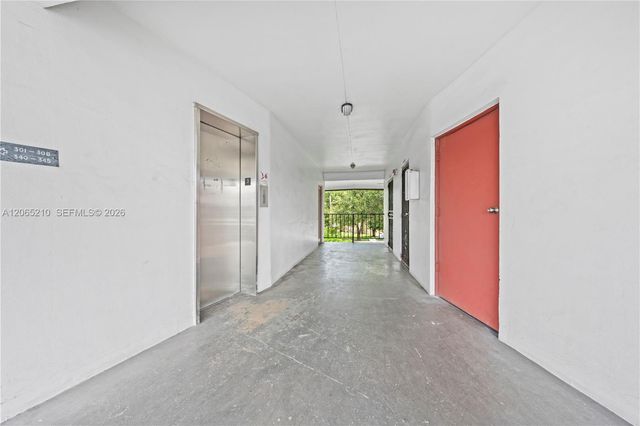 1400 NE 191st Street 305, Miami, FL 33179