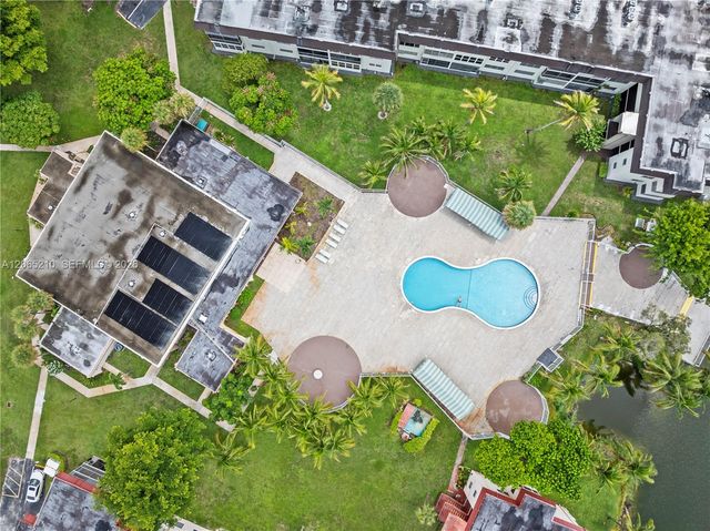 1400 NE 191st Street 305, Miami, FL 33179