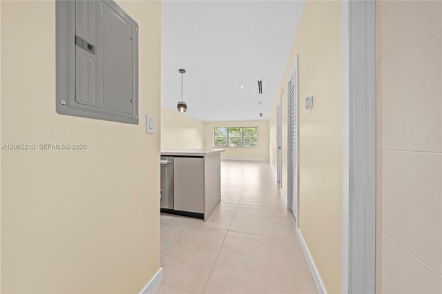 1400 NE 191st Street 305, Miami, FL 33179