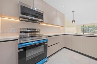 1400 NE 191st Street 305, Miami, FL 33179