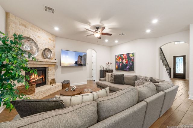 8222 Dahlia Run, San Antonio, TX 78015