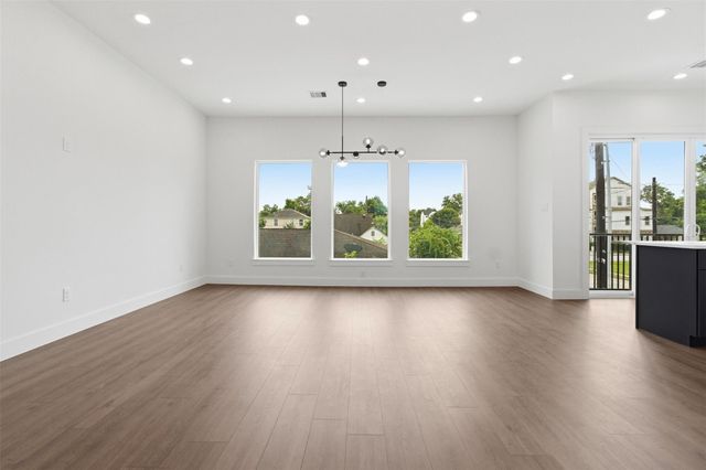 5512 Hardy Street, Houston, TX 77009