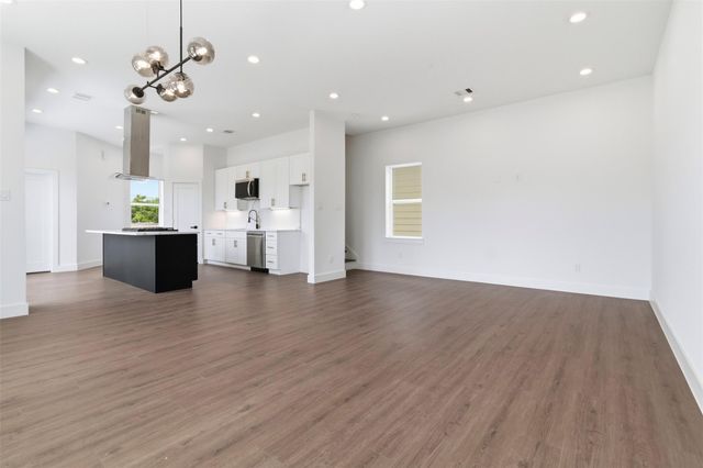 5512 Hardy Street, Houston, TX 77009