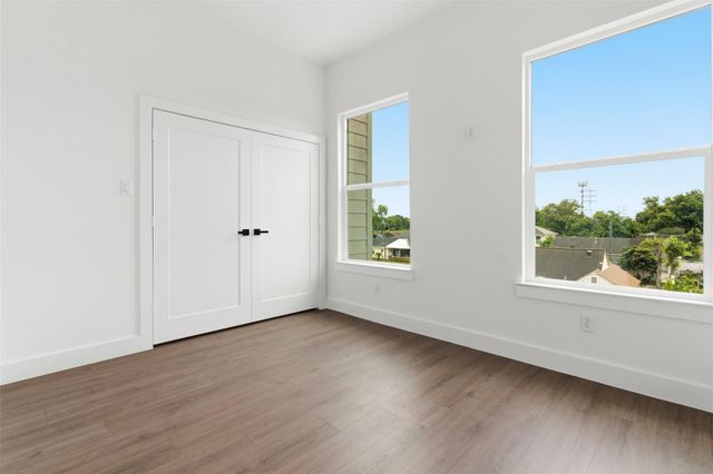 5512 Hardy Street, Houston, TX 77009