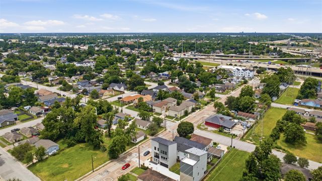 5512 Hardy Street, Houston, TX 77009