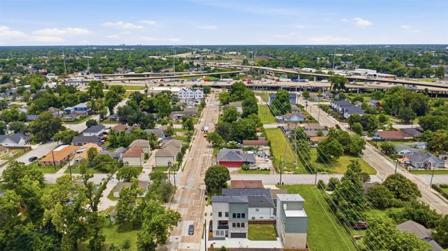 5512 Hardy Street, Houston, TX 77009