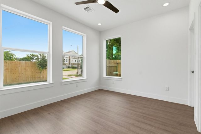 5512 Hardy Street, Houston, TX 77009