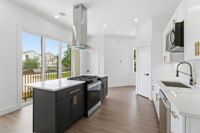 5512 Hardy Street, Houston, TX 77009