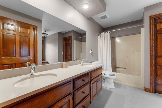 152 GARDEN GATE COURT, Green Bay, WI 54313