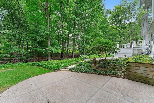 152 GARDEN GATE COURT, Green Bay, WI 54313