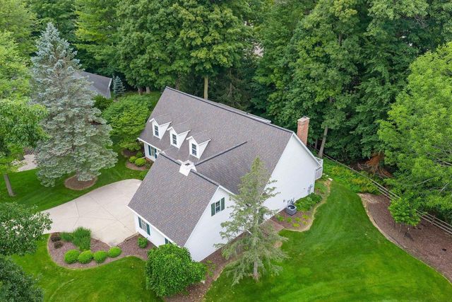 152 GARDEN GATE COURT, Green Bay, WI 54313