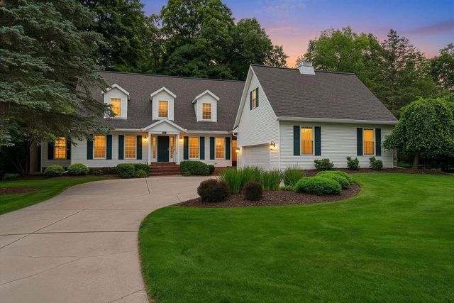 152 GARDEN GATE COURT, Green Bay, WI 54313