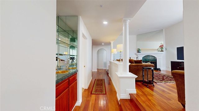 4630 Woodley 302, Encino, CA 91436