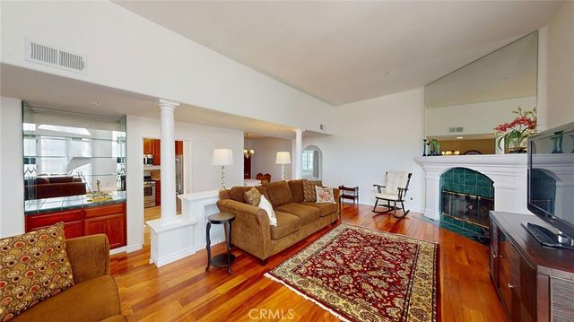 4630 Woodley 302, Encino, CA 91436