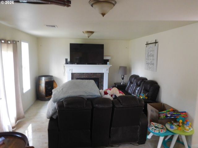 1218 DAVIS St, Milton Freewater, OR 97862