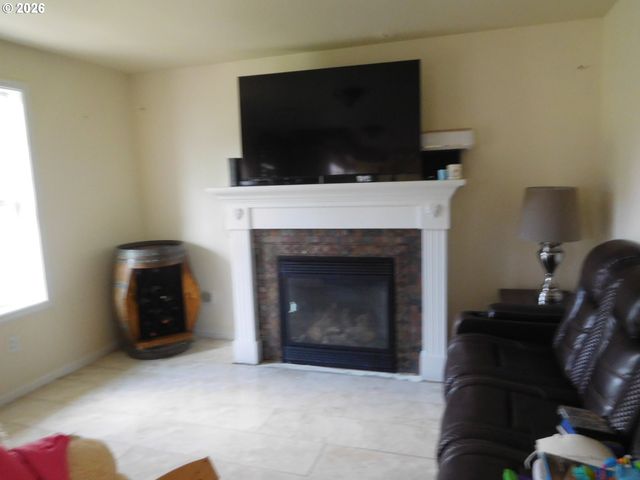 1218 DAVIS St, Milton Freewater, OR 97862