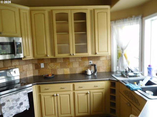 1218 DAVIS St, Milton Freewater, OR 97862