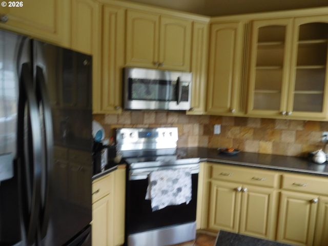 1218 DAVIS St, Milton Freewater, OR 97862