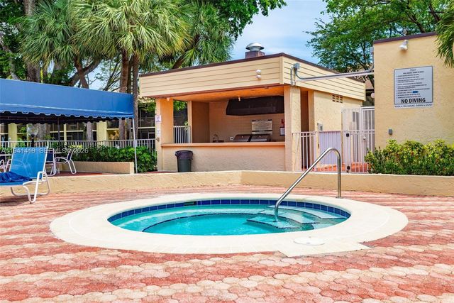 1977 SW 15th St 116, Deerfield Beach, FL 33442