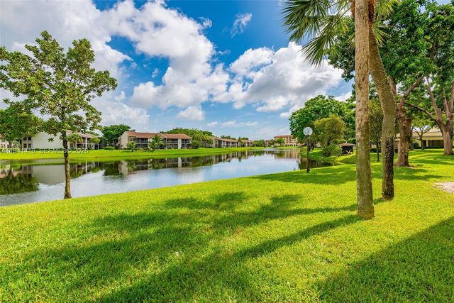 1977 SW 15th St 116, Deerfield Beach, FL 33442