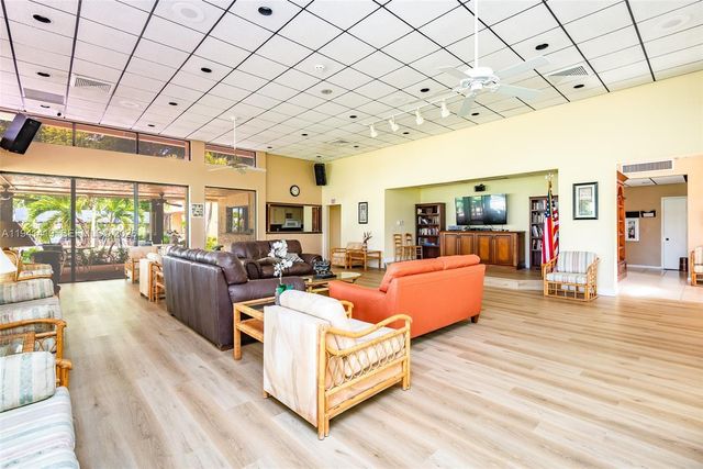 1977 SW 15th St 116, Deerfield Beach, FL 33442