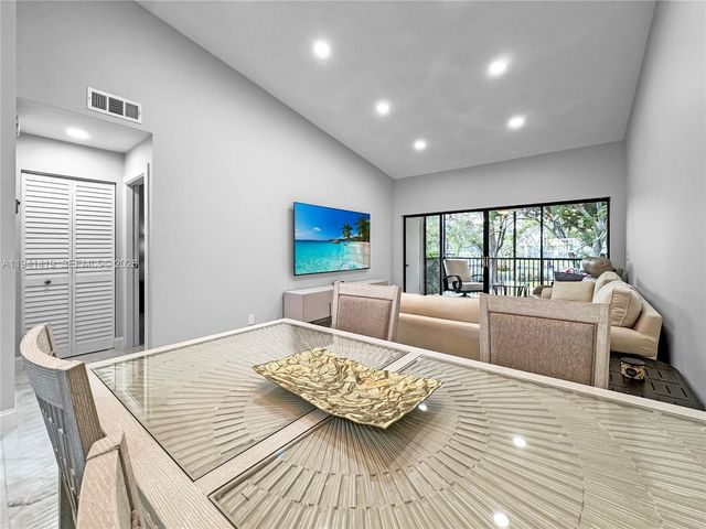 1977 SW 15th St 116, Deerfield Beach, FL 33442