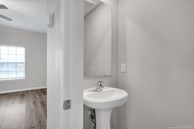 9226 Bennett Forest, Converse, TX 78109