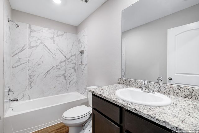 9226 Bennett Forest, Converse, TX 78109