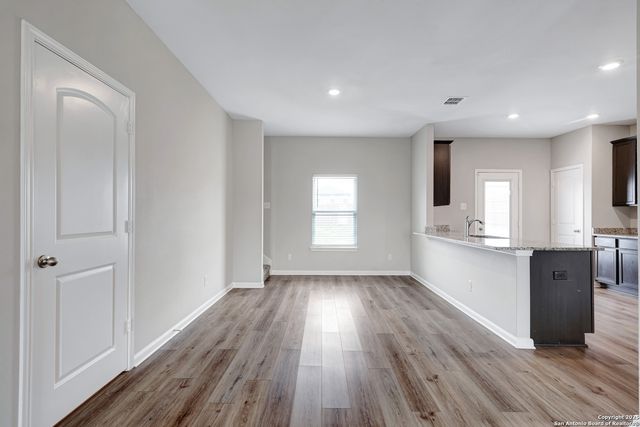 9226 Bennett Forest, Converse, TX 78109