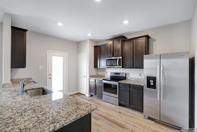 9226 Bennett Forest, Converse, TX 78109