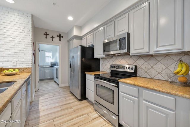 3935 E ROUGH RIDER Road 1179, Phoenix, AZ 85050
