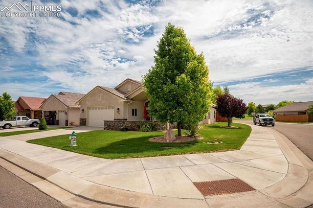 934 Aspencrest Drive, Pueblo, CO 81005