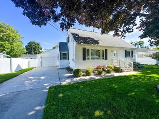 2304 Columbus Avenue, Norton Shores City, MI 49441