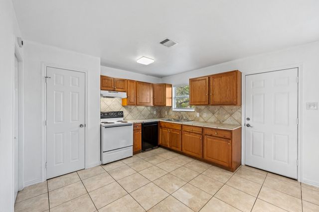 1610 Saint Barbe Street, Hempstead, TX 77445