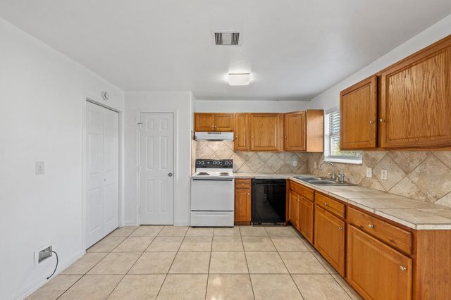 1610 Saint Barbe Street, Hempstead, TX 77445