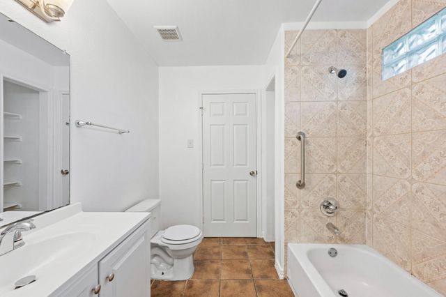 1610 Saint Barbe Street, Hempstead, TX 77445