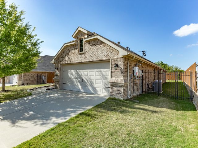 5444 Quiet Woods Trail, Fort Worth, TX 76123