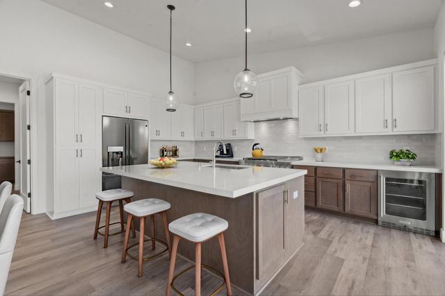 420 Maria 37, Hollister, CA 95023