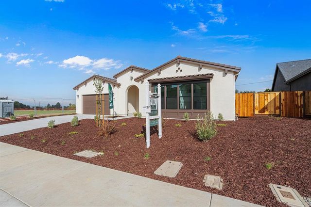 420 Maria 37, Hollister, CA 95023