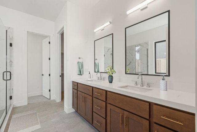 420 Maria 37, Hollister, CA 95023