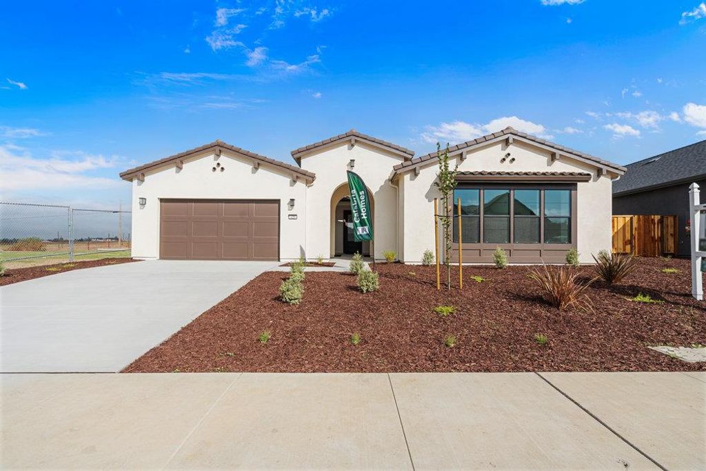 420 Maria 37, Hollister, CA 95023