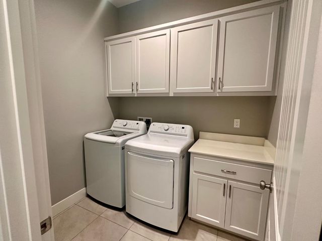 1039 Longview Dr, Oakdale, CA 95361