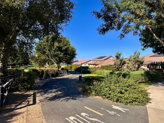 1039 Longview Dr, Oakdale, CA 95361