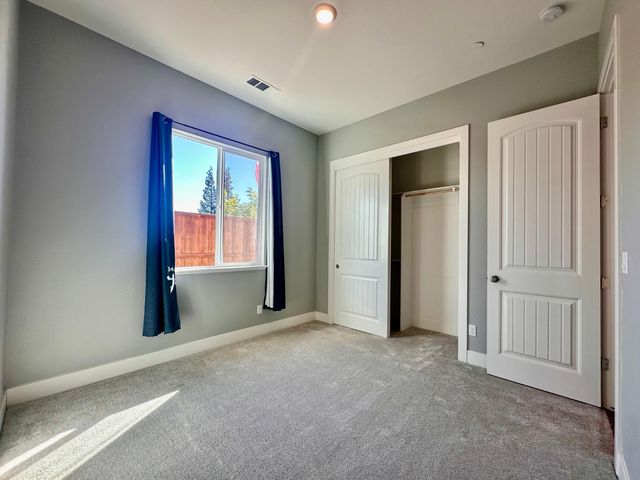 1039 Longview Dr, Oakdale, CA 95361