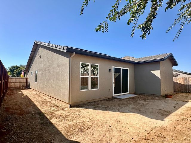 1039 Longview Dr, Oakdale, CA 95361