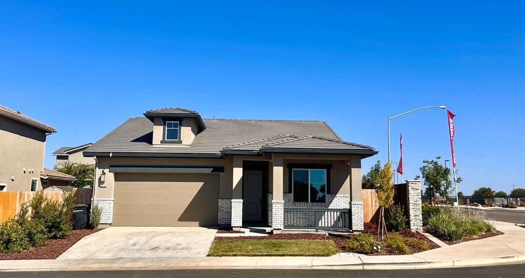 1039 Longview Dr, Oakdale, CA 95361