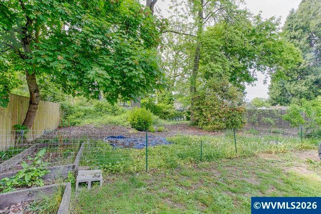 1335 19th St NE, Salem, OR 97301